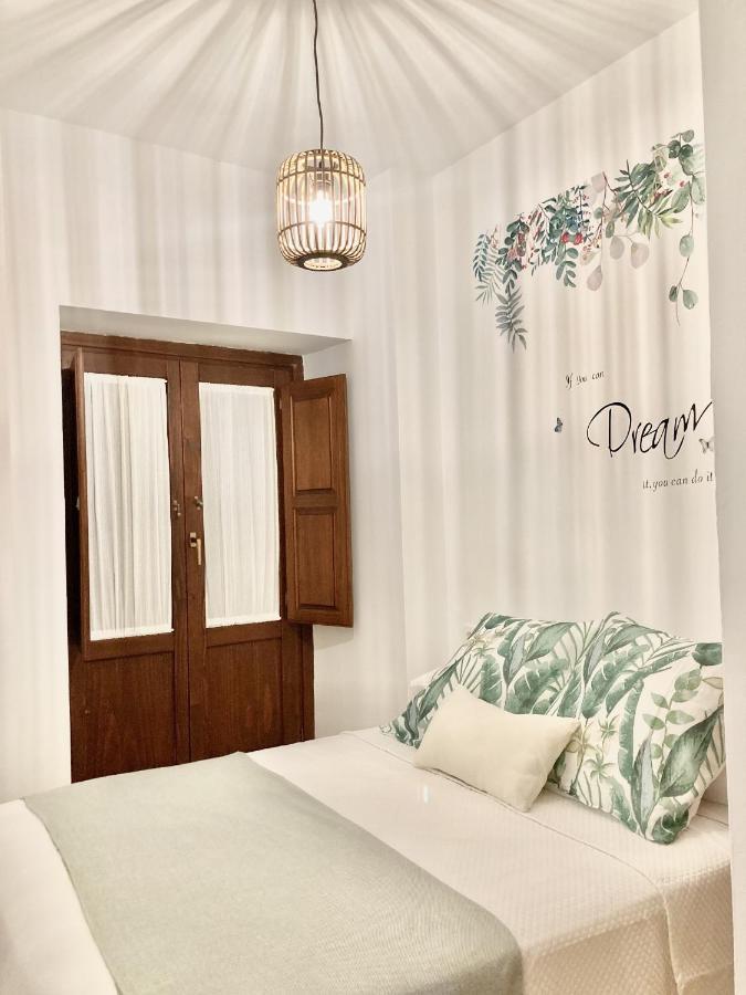 Apartamentos Nuria 19 グラナダ エクステリア 写真