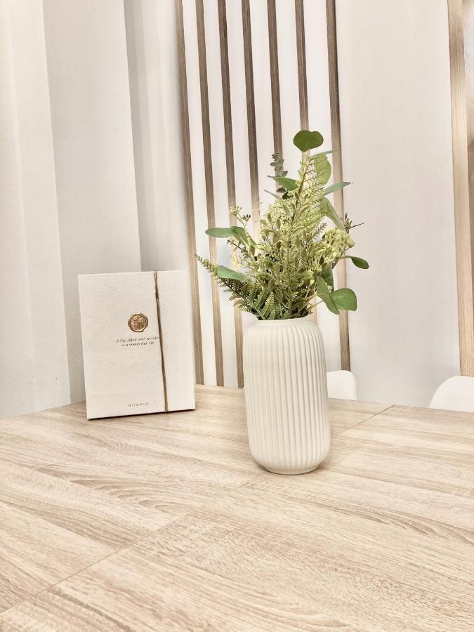 Apartamentos Nuria 19 グラナダ エクステリア 写真